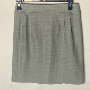 J.Crew, light gray wool skirt, front darts, scalloped detail  at waist, lined 00